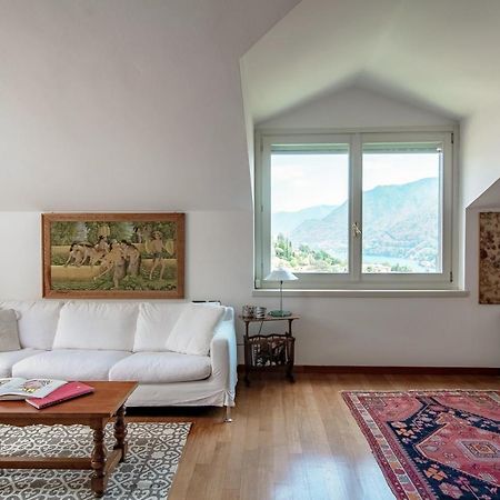 I D'A Charming Penthouse - Lake View- Como- House-130 Mt-2 Double Bedrooms And 2 Double Bathrooms A Spacious Living Room-Full Equipped Kitchen-Private Garden And Terrace-Private Covered Parking Dış mekan fotoğraf