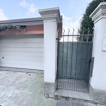 I D'A Charming Penthouse - Lake View- Como- House-130 Mt-2 Double Bedrooms And 2 Double Bathrooms A Spacious Living Room-Full Equipped Kitchen-Private Garden And Terrace-Private Covered Parking Dış mekan fotoğraf