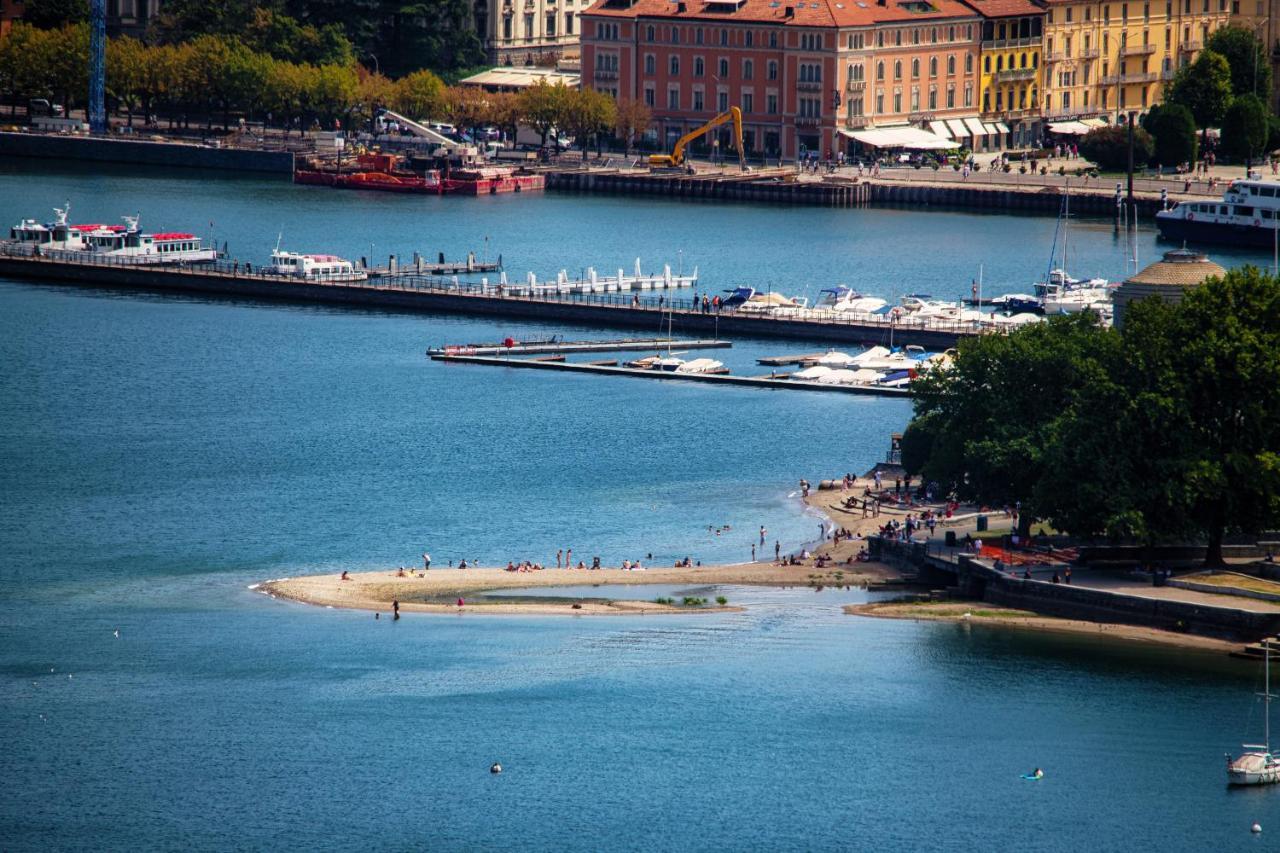I D'A Charming Penthouse - Lake View- Como- House-130 Mt-2 Double Bedrooms And 2 Double Bathrooms A Spacious Living Room-Full Equipped Kitchen-Private Garden And Terrace-Private Covered Parking Dış mekan fotoğraf