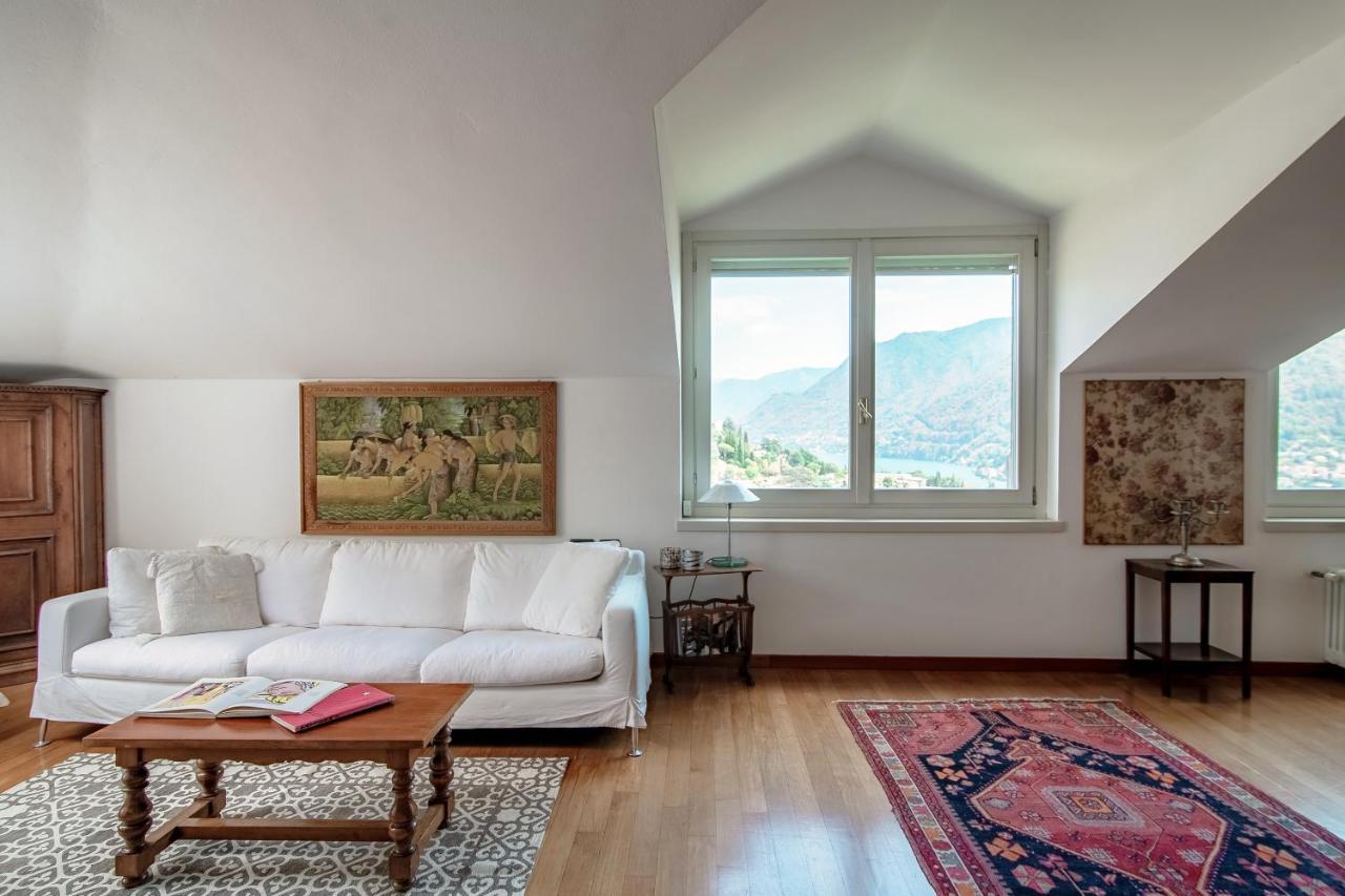 I D'A Charming Penthouse - Lake View- Como- House-130 Mt-2 Double Bedrooms And 2 Double Bathrooms A Spacious Living Room-Full Equipped Kitchen-Private Garden And Terrace-Private Covered Parking Dış mekan fotoğraf
